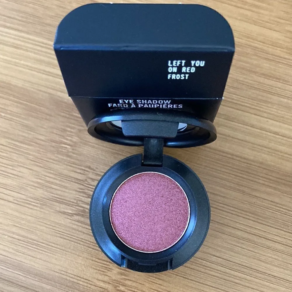 Mac Eye Shadow Frost-Left You On Red